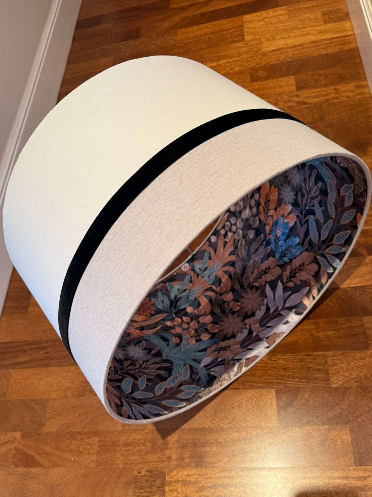 Pantalla combinada con interior boho floral