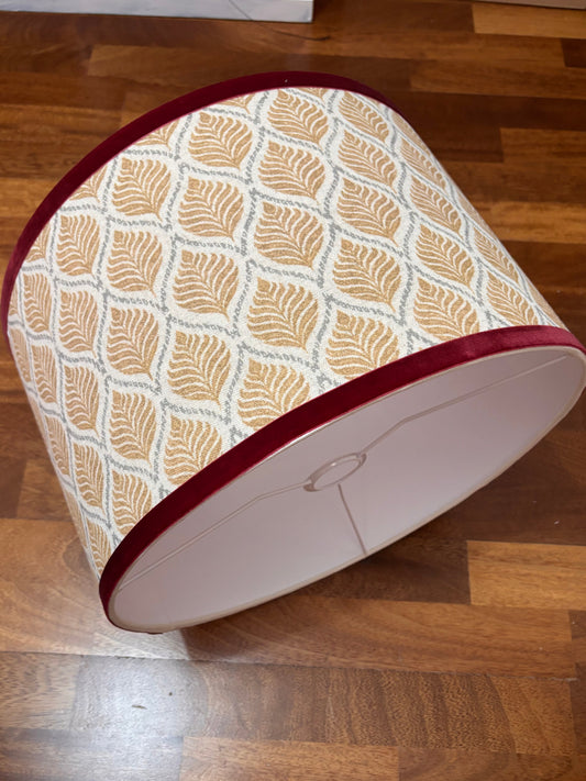 Pantalla block print mostaza con terciopelo