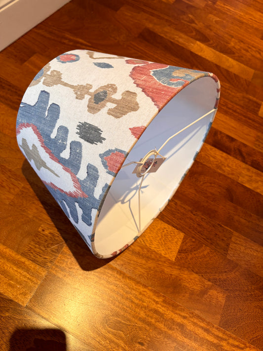 Pantalla cónica tela ikat Bali azul
