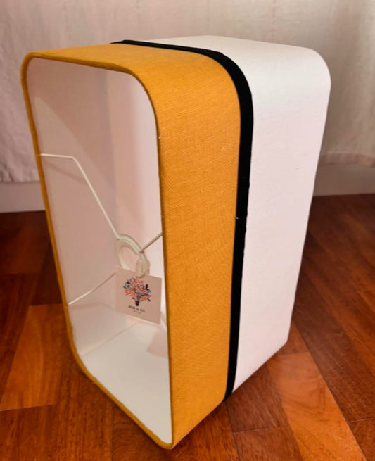 Pantalla rectangular lino mostaza y blanco