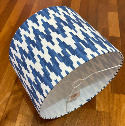 Pantalla zig zag azul