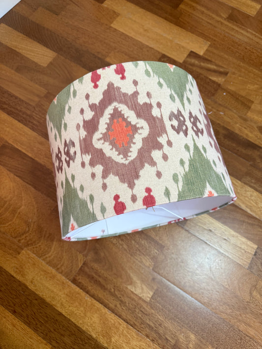 Pantalla tela Kilim burdeos o verde