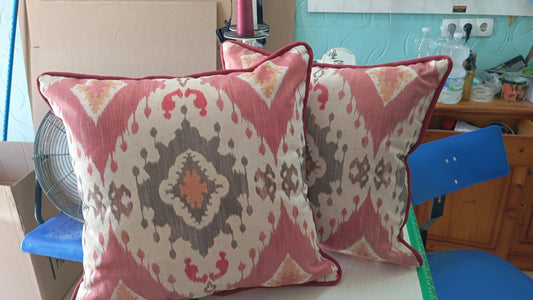 Cojin tela Kilim burdeos