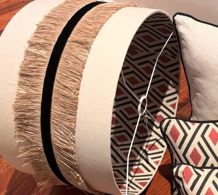 Pantalla lino-fleco con interior rombo cazuela