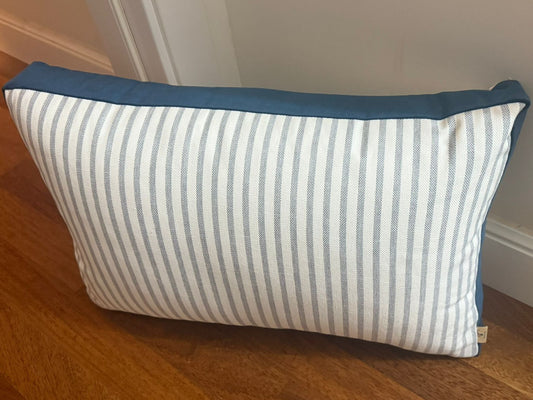 Cojín rayas gris/azul con canto