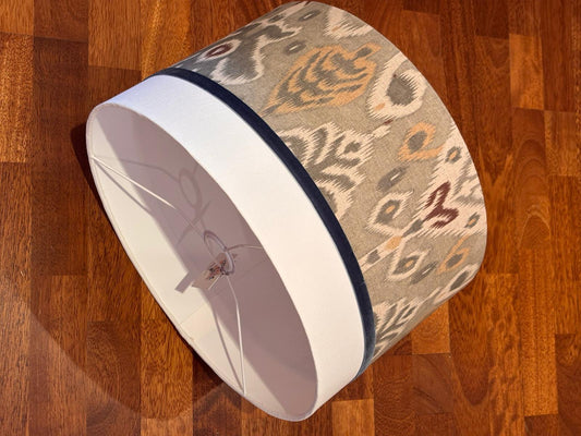 Pantalla Ikat Gris